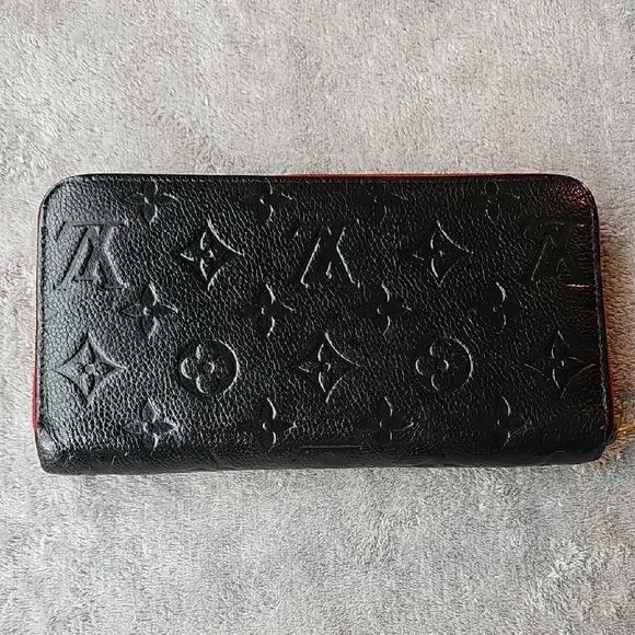 Limited Edition Louis Vuitton Black Leather Monogram Long Wallet - Picture 4 of 15